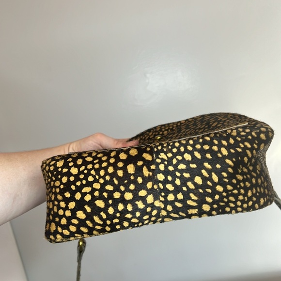 NWT Madewell The Large Transport Camera Bag: Dotted Genuine Calf Hair Edition - Picture 9 of 9